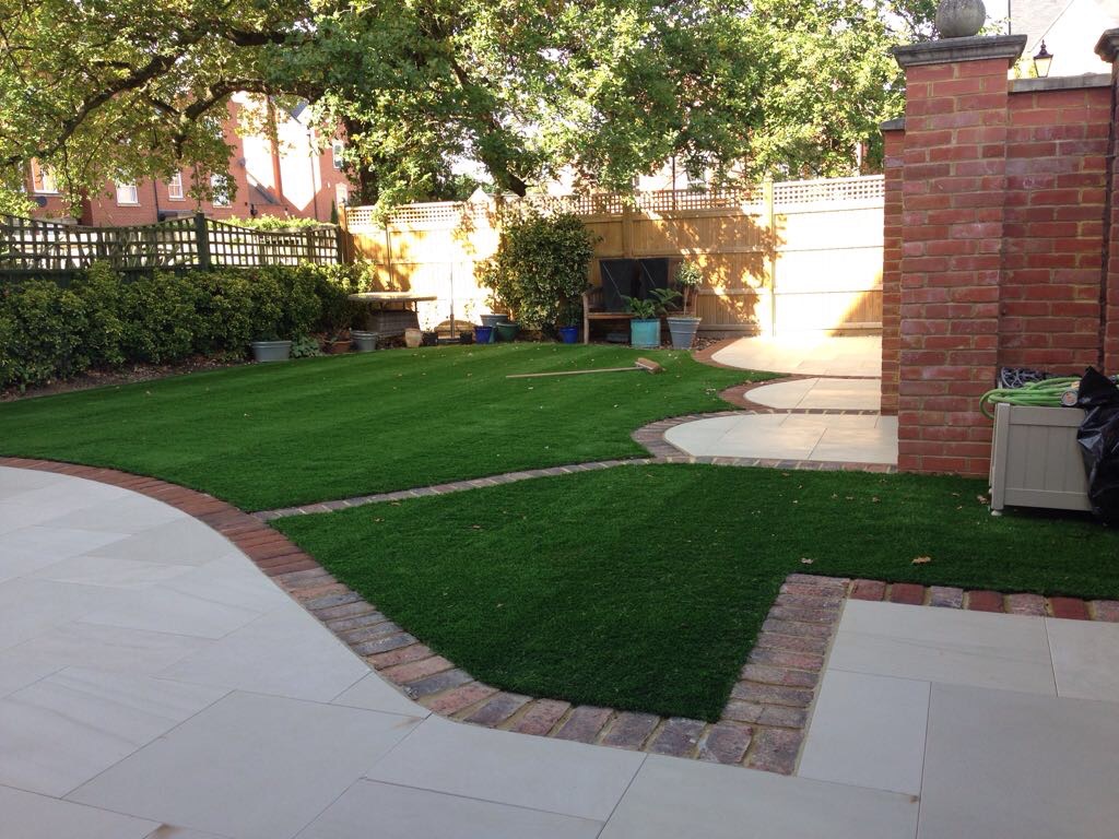 Traditional cut lawn with Brick border surround